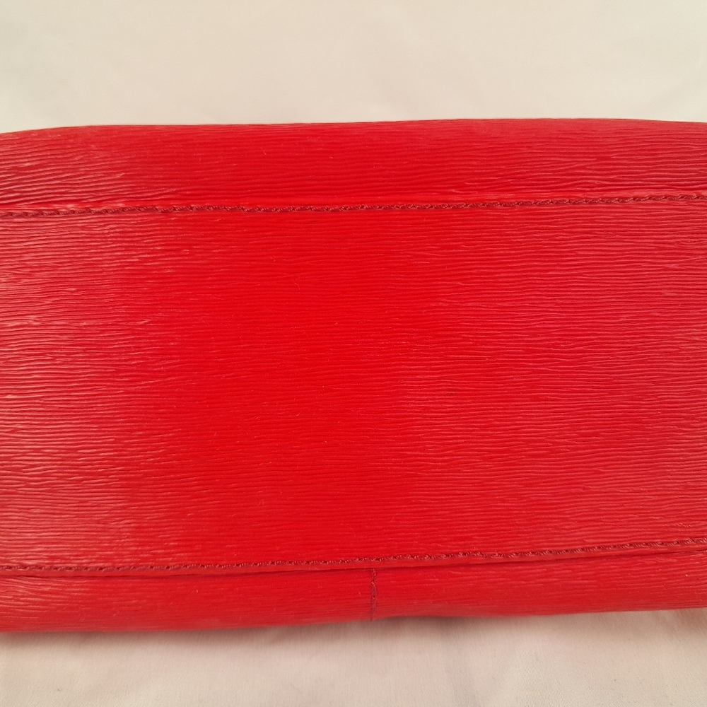 Dooney & Bourke Handbag Vintage Saffiano Small Pocket Sac - RED- NWT - Picture 6 of 9